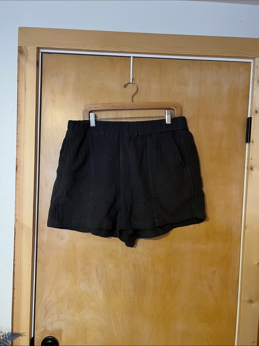 Madewell Women’s Charcoal Casual Elastic-Waist Shorts
